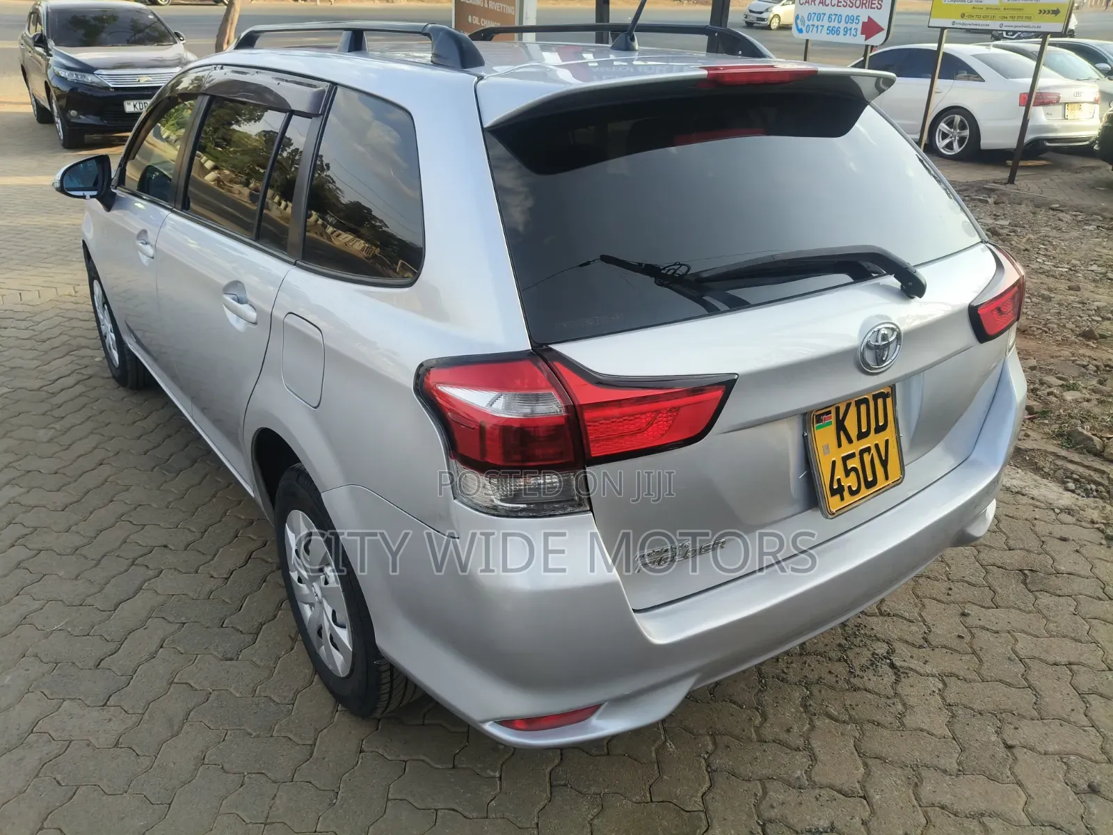 Toyota Corolla Fielder 2016 Silver