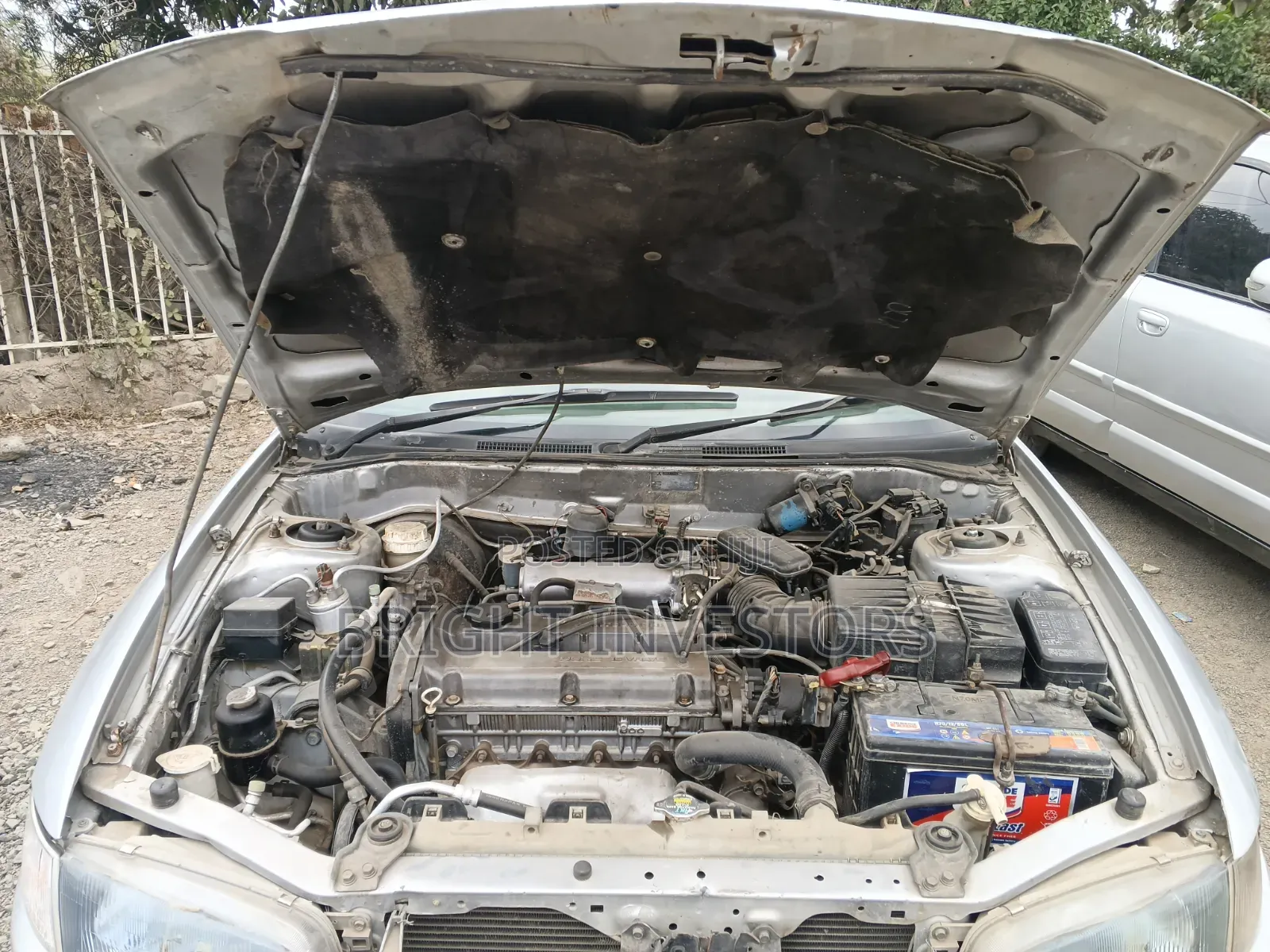 Mitsubishi Lancer 2000 Silver