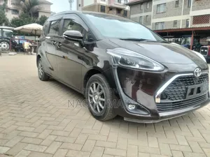 Toyota Sienta 2019 Brown