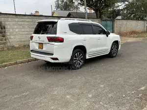 Toyota Land Cruiser 4.6 V8 ZX 2012 White