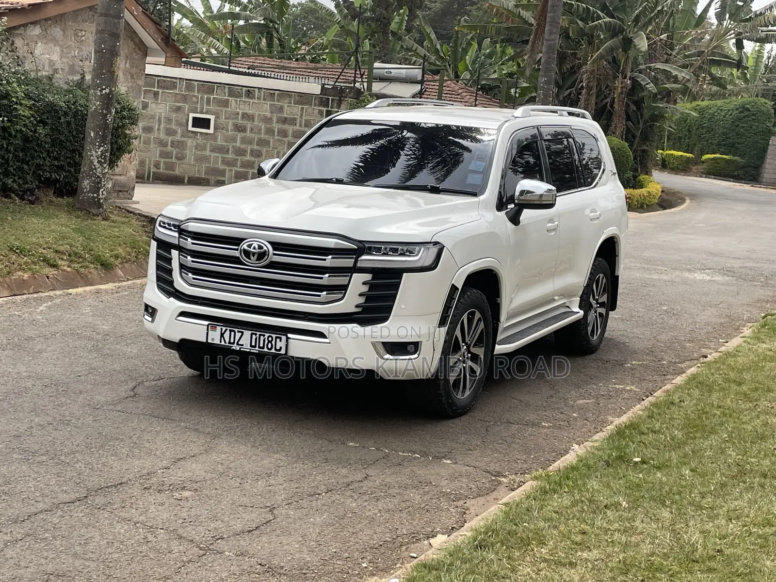 Toyota Land Cruiser 4.6 V8 ZX 2012 White