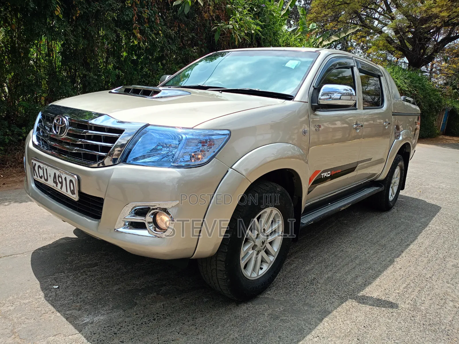 Toyota Hilux 2013 Gold