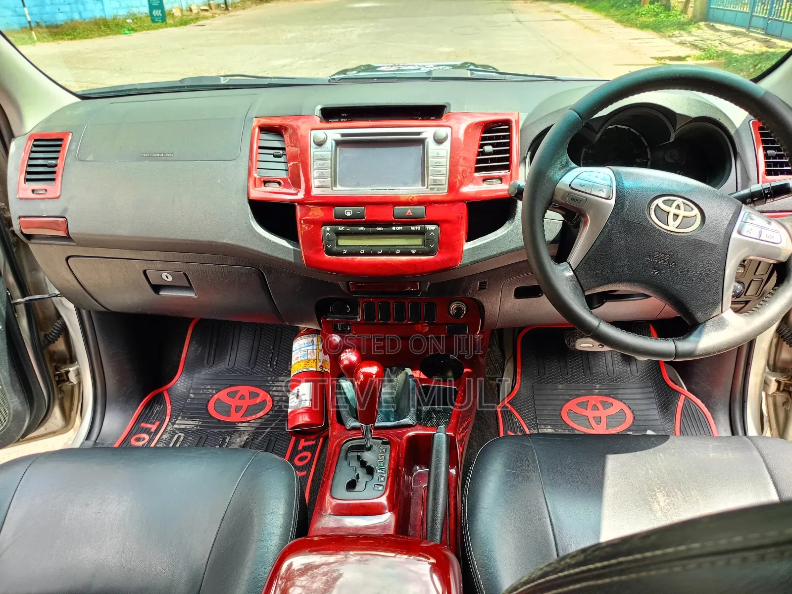 Toyota Hilux 2013 Gold
