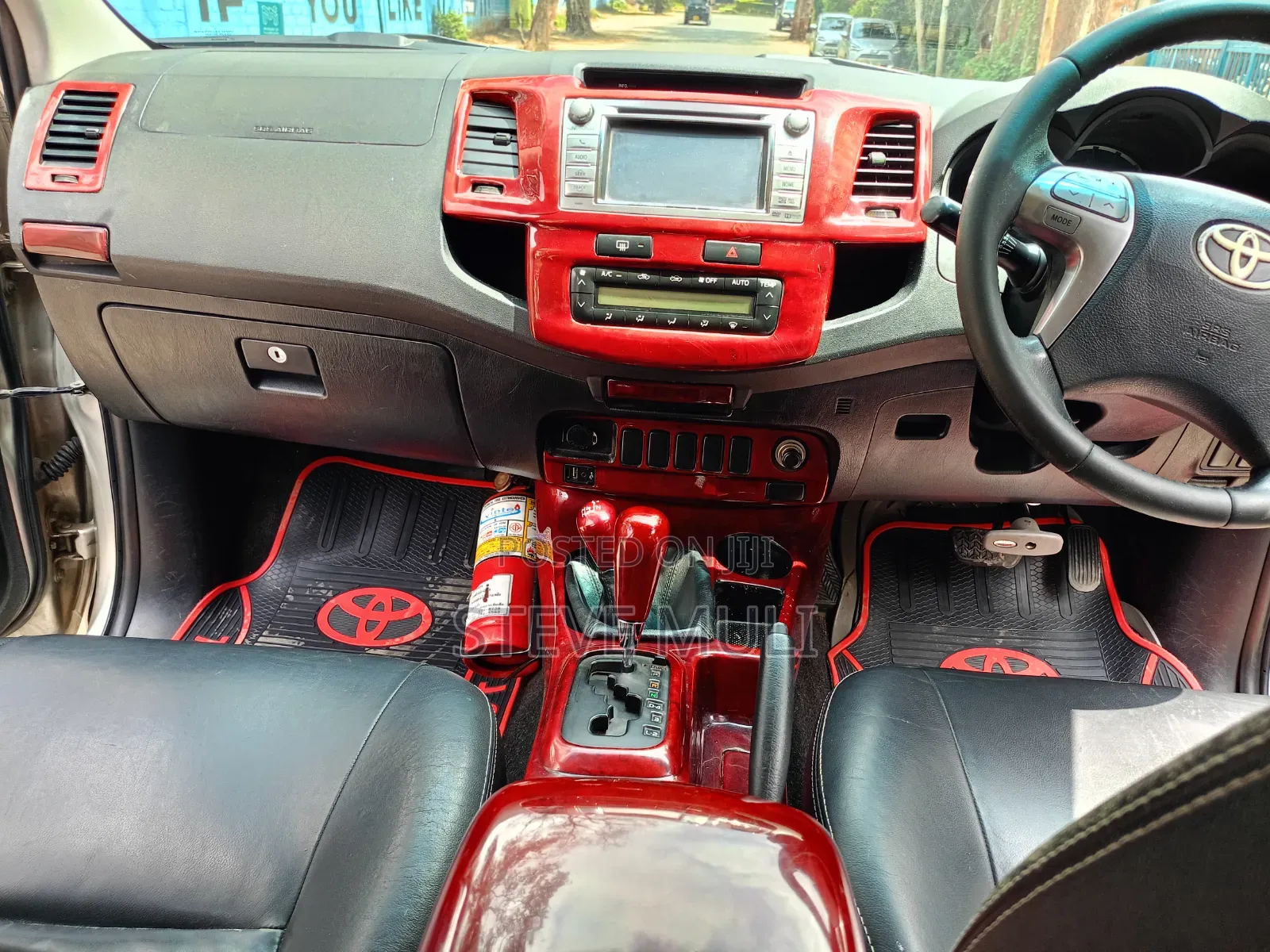 Toyota Hilux 2013 Gold