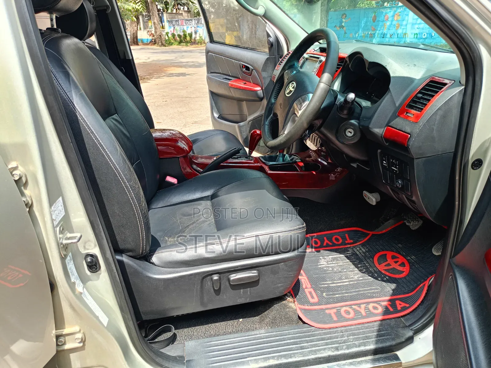 Toyota Hilux 2013 Gold
