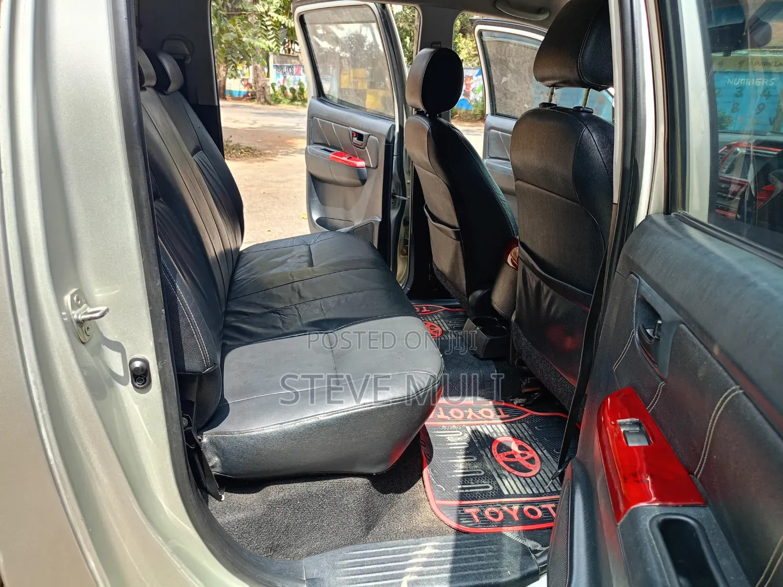 Toyota Hilux 2013 Gold
