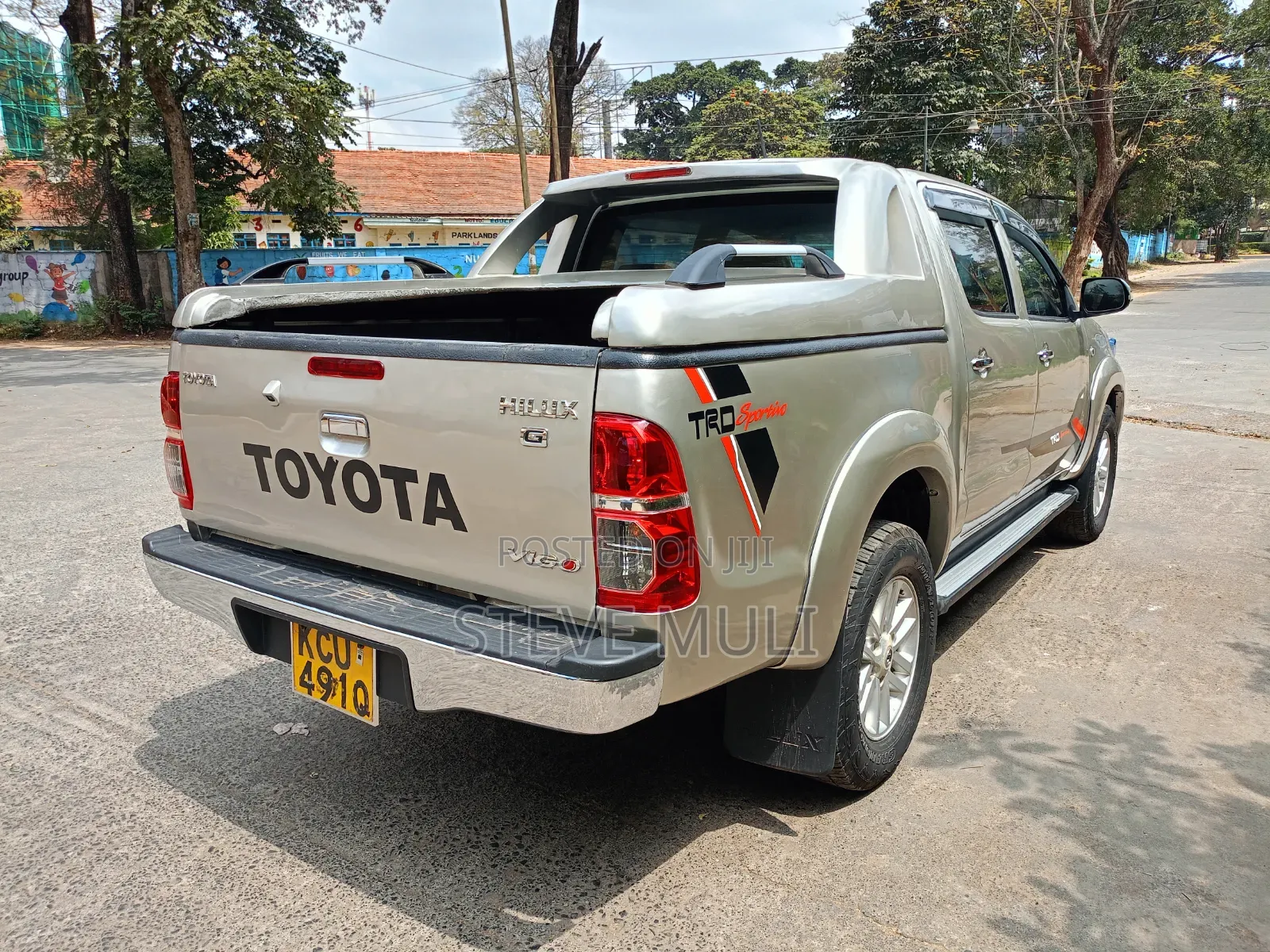 Toyota Hilux 2013 Gold