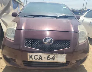 Toyota Vitz 1.3 FWD 5dr 2007 Maroon