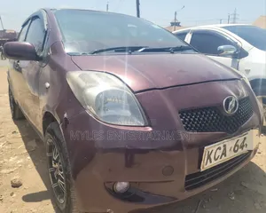 Toyota Vitz 1.3 FWD 5dr 2007 Maroon