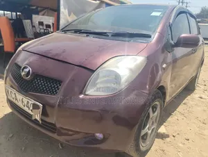 Toyota Vitz 1.3 FWD 5dr 2007 Maroon