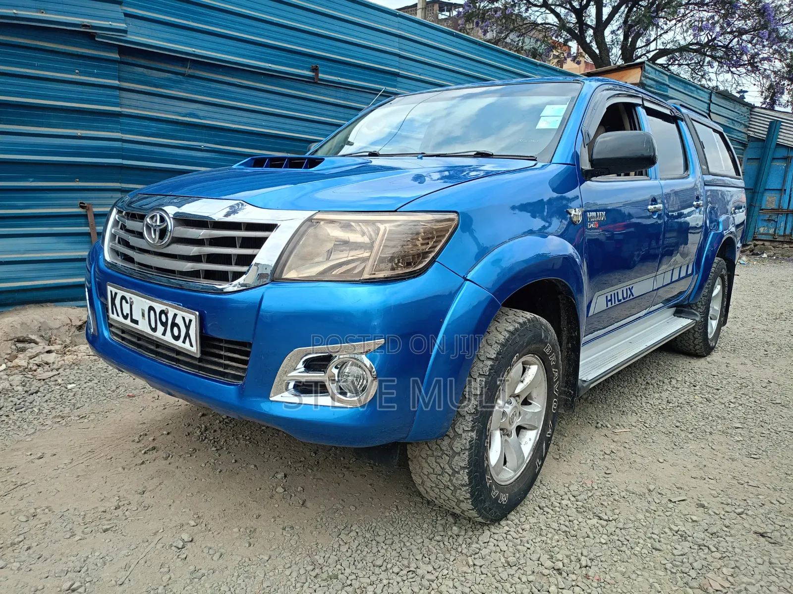 Toyota Hilux 2011 Blue