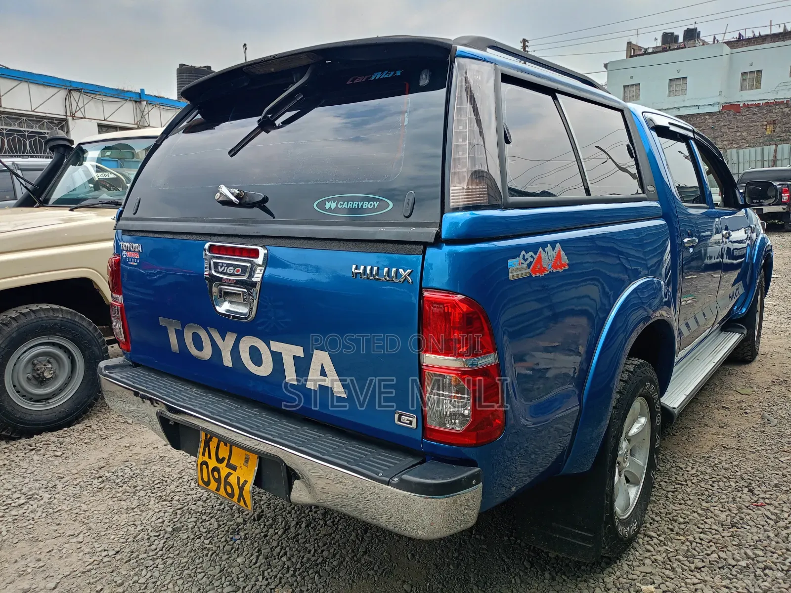 Toyota Hilux 2011 Blue