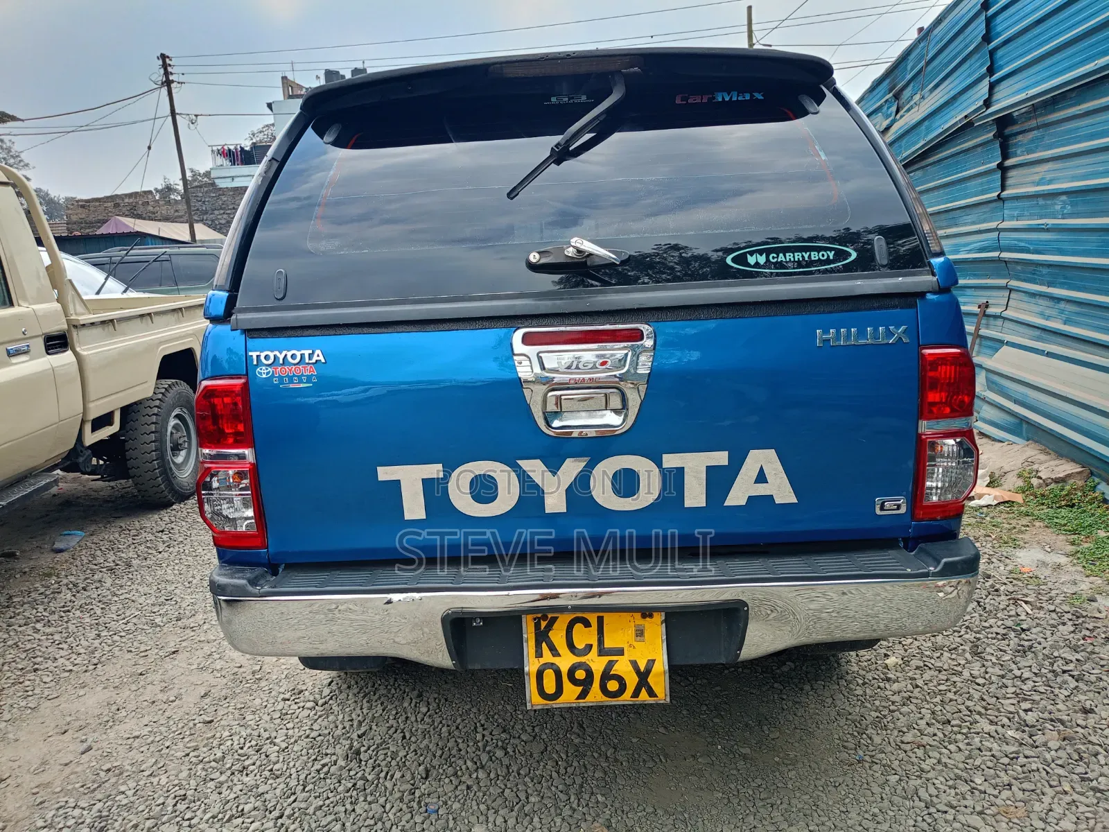 Toyota Hilux 2011 Blue