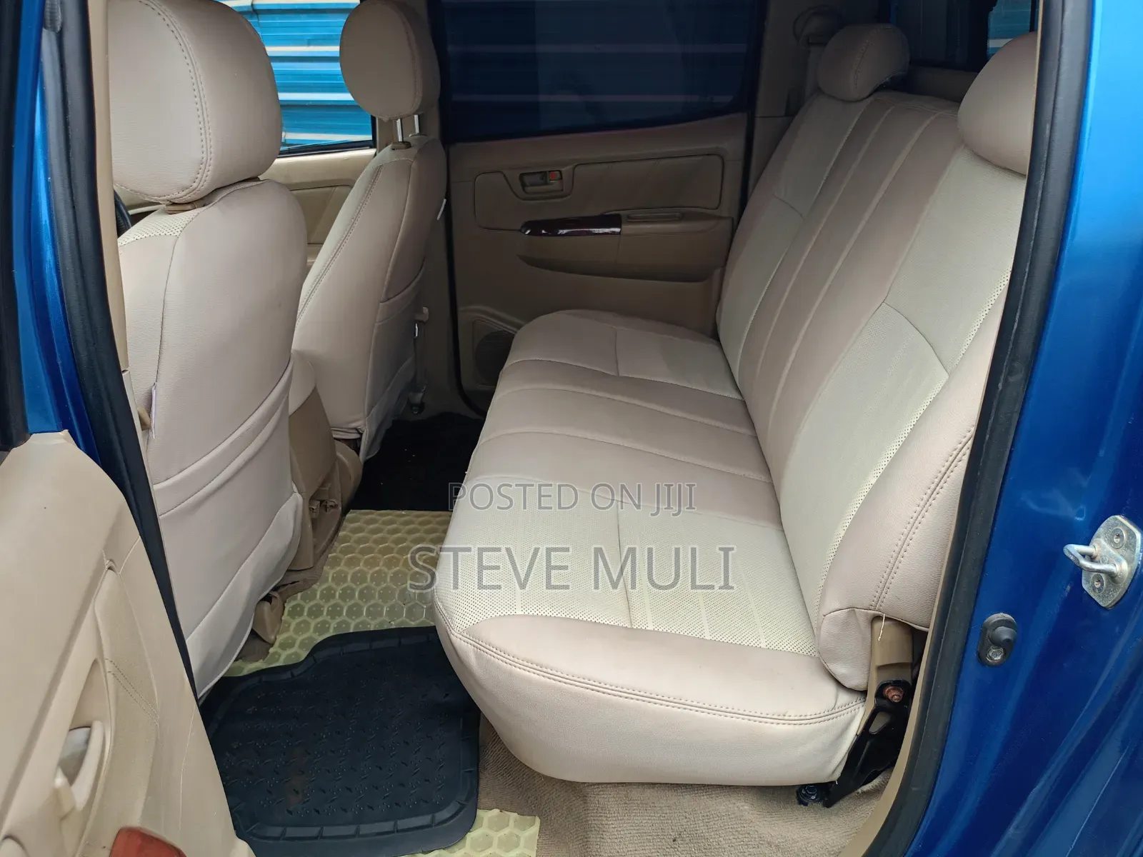 Toyota Hilux 2011 Blue