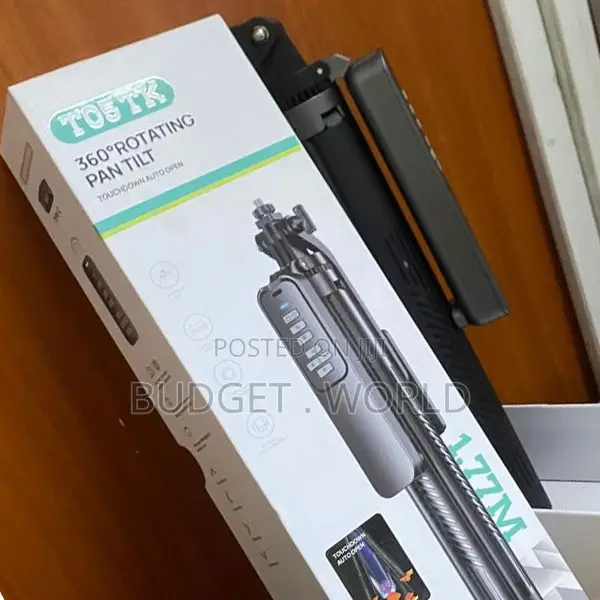 T05 360° Swivel Selfie Stick With Smartphone Tripod