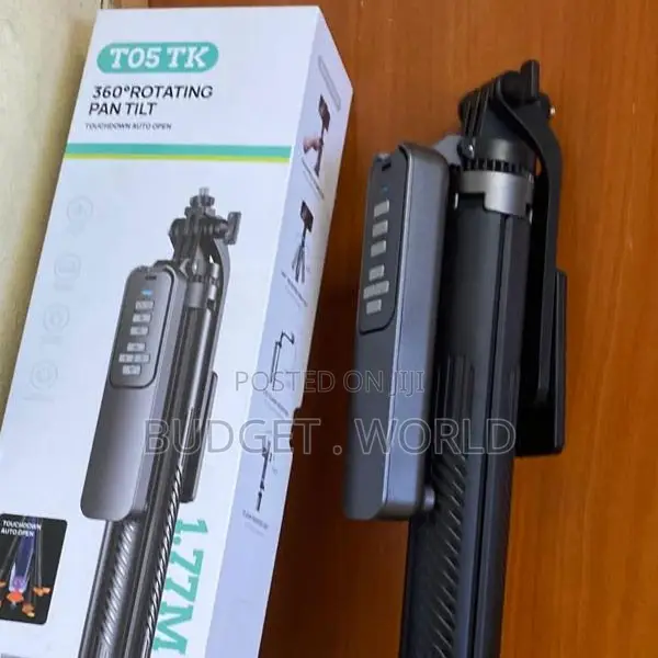 T05 360° Swivel Selfie Stick With Smartphone Tripod