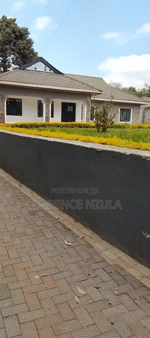 3bdrm Bungalow in Muteero Rd, Karen C for rent