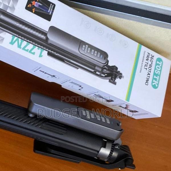 . T05 360° Rotating Mobile Phone Selfie Stick Tripod