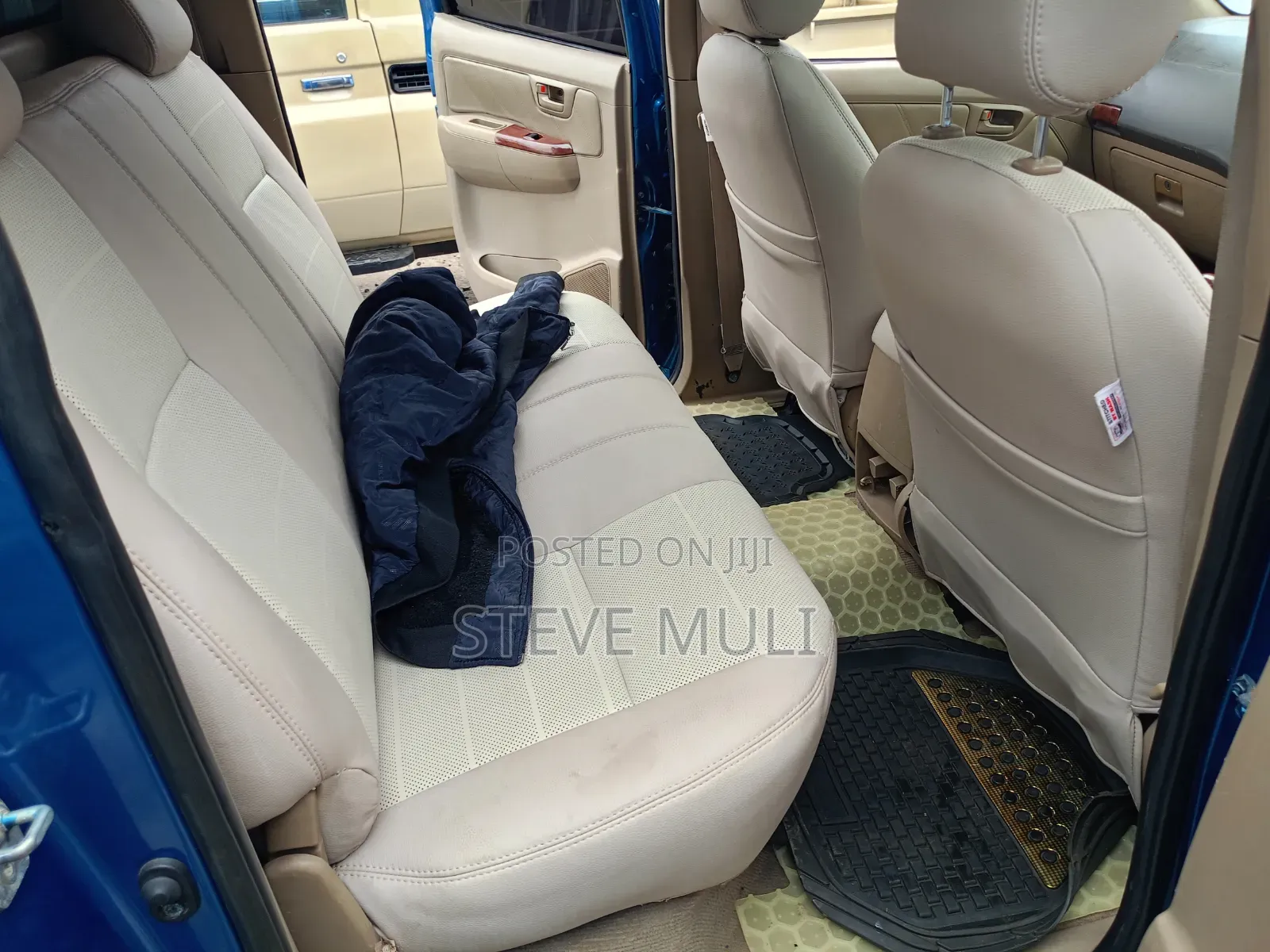 Toyota Hilux 2011 Blue