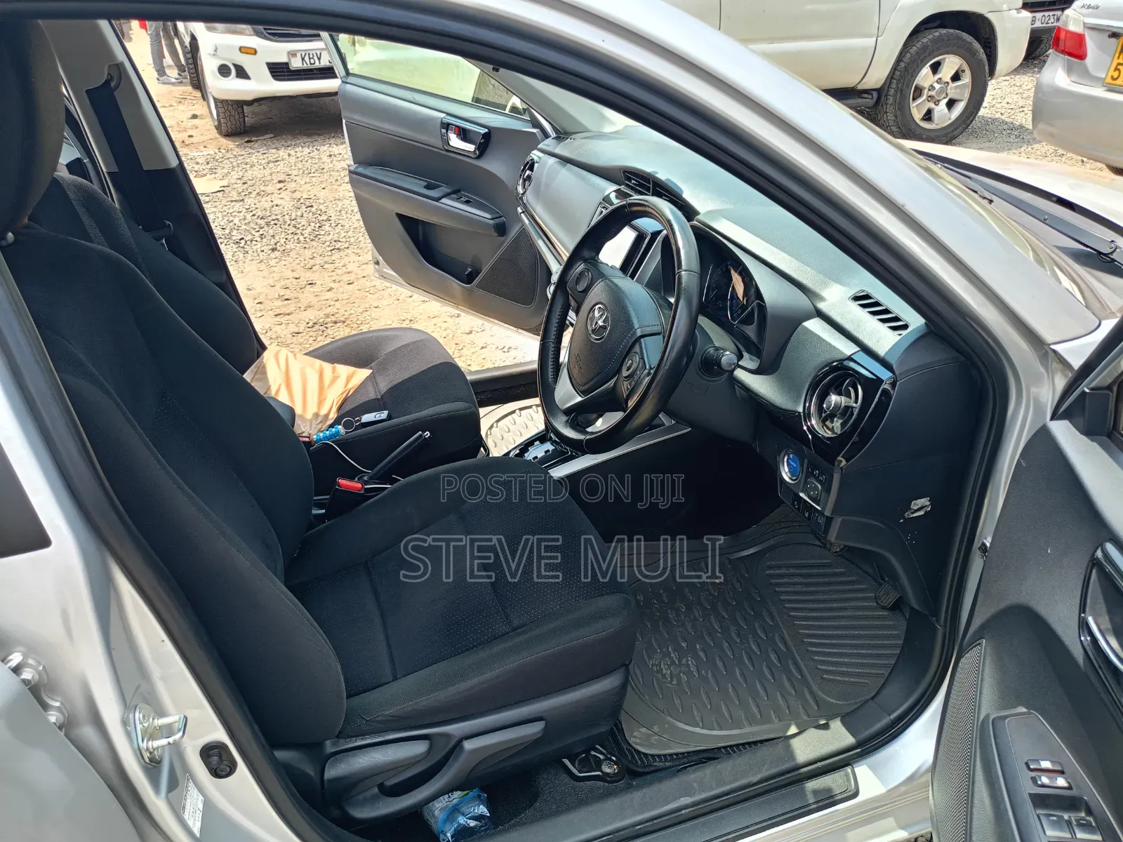 Toyota Corolla Fielder 2019 Silver