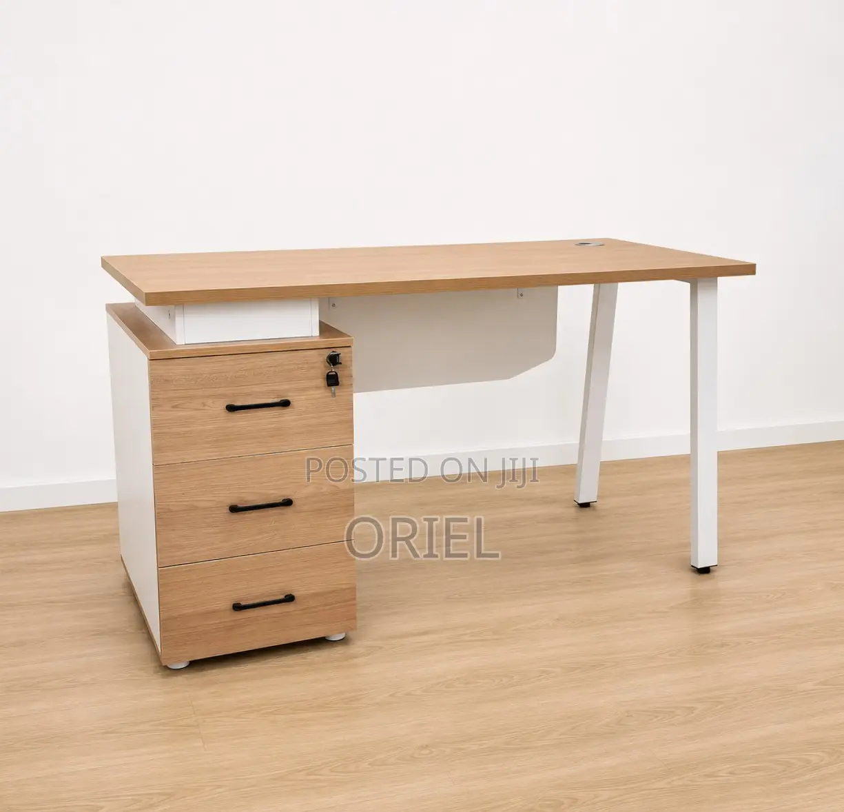 Office Desk : Ergonomic Office Desk With Drawers