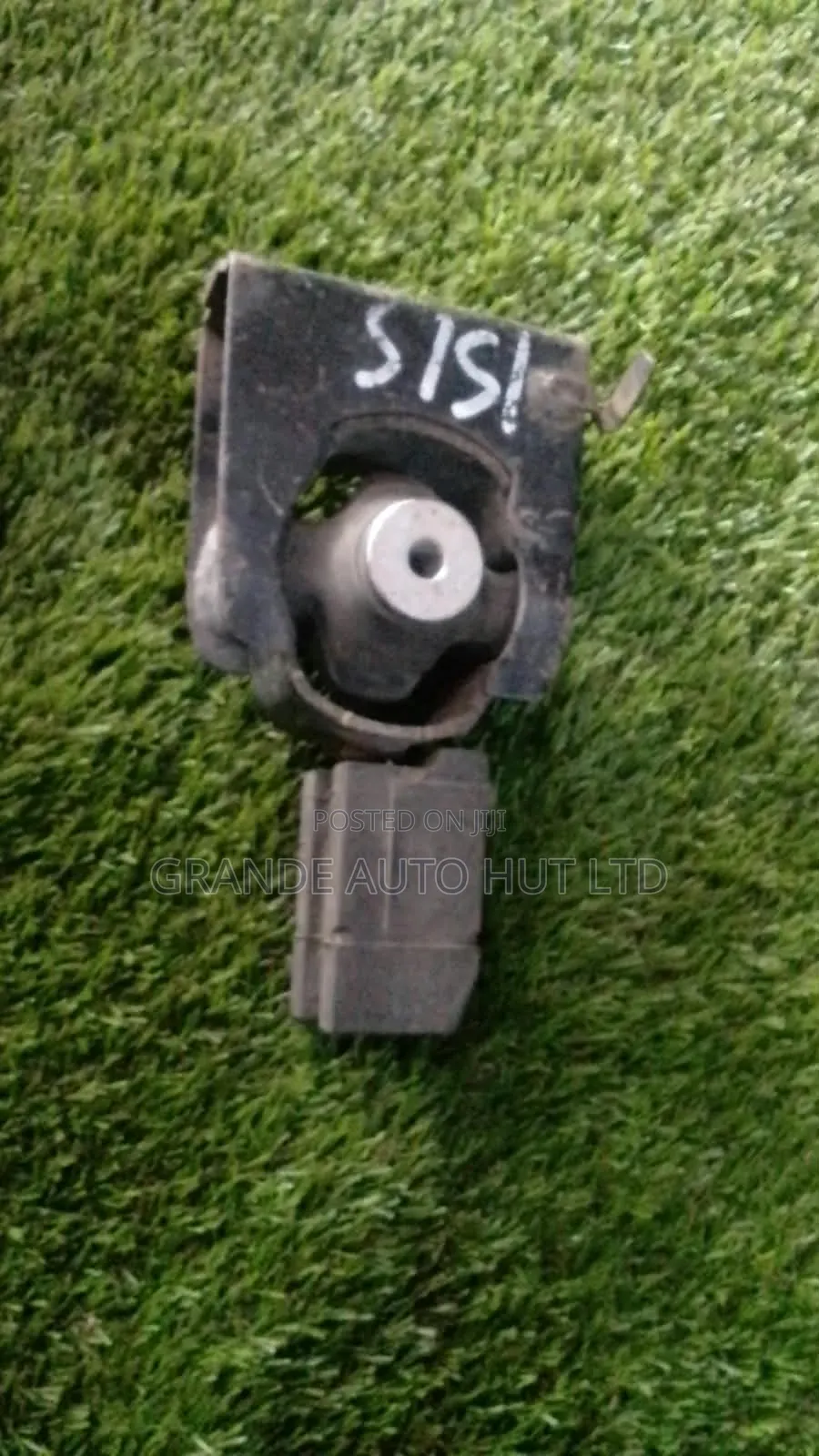 Toyota Isis Mounting Rear