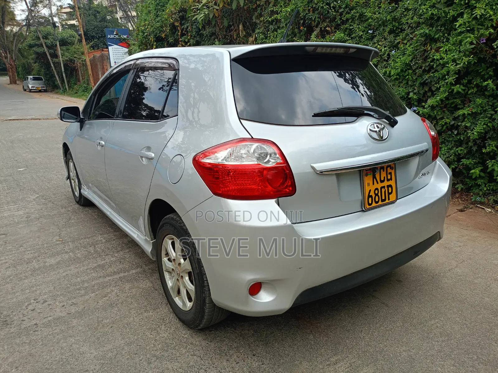 Toyota Auris 2010 Silver