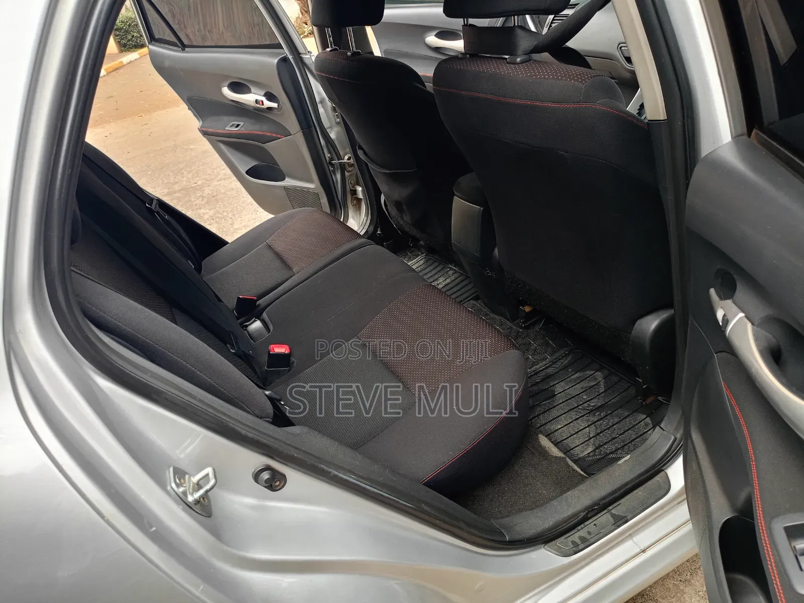 Toyota Auris 2010 Silver