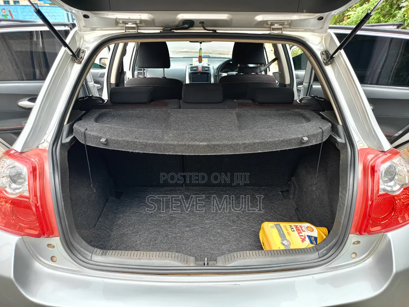 Toyota Auris 2010 Silver