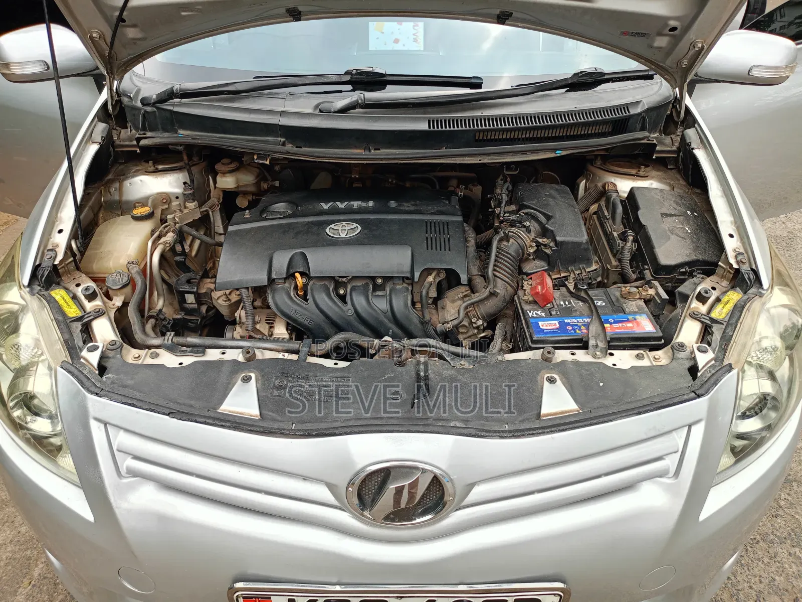 Toyota Auris 2010 Silver