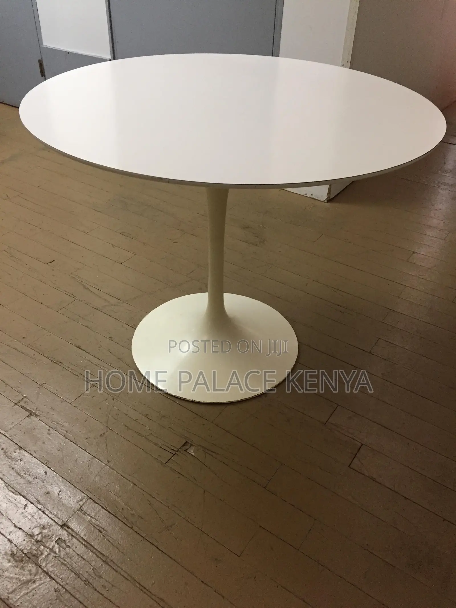 Dining Table; High Quality Knoll Style Dining Pedestal Table