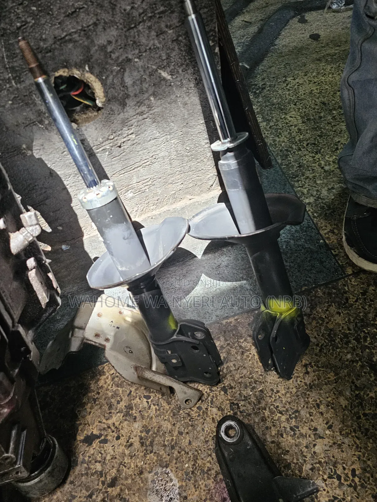 Front Shocks for Subaru Sg5