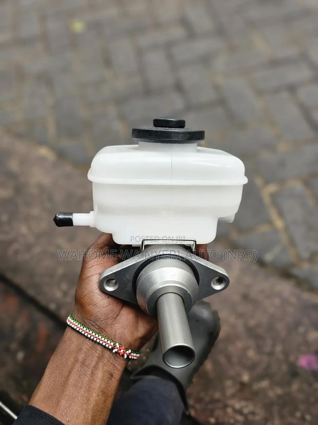 Brand New Mastwr Cylinder for 7l - thumbnail 4