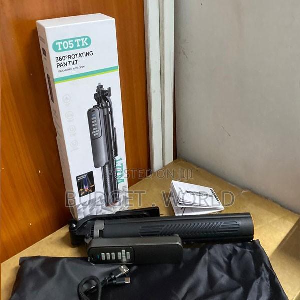 T05 360° Rotating Phone Selfie Stick Hands-Free Tripod