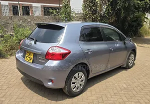 Toyota Auris 2010 Silver