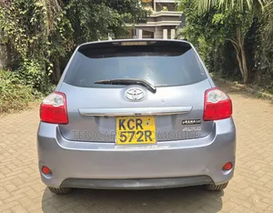 Toyota Auris 2010 Silver