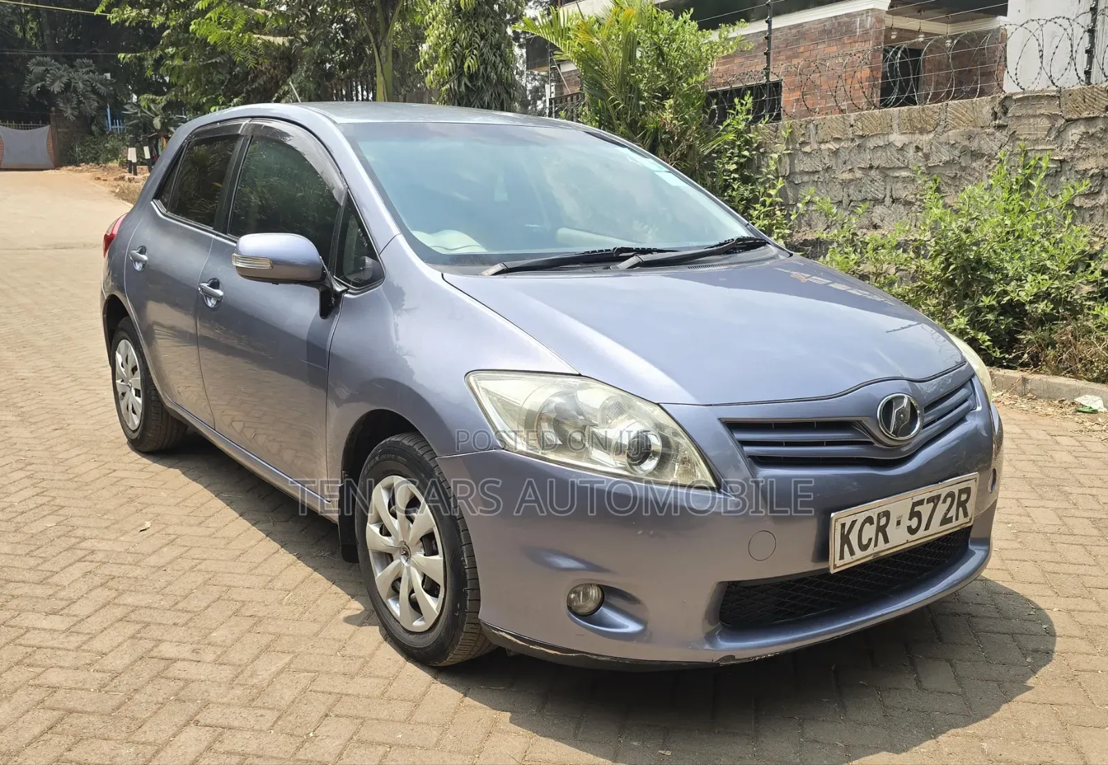 Toyota Auris 2010 Silver