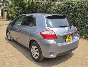 Toyota Auris 2010 Silver