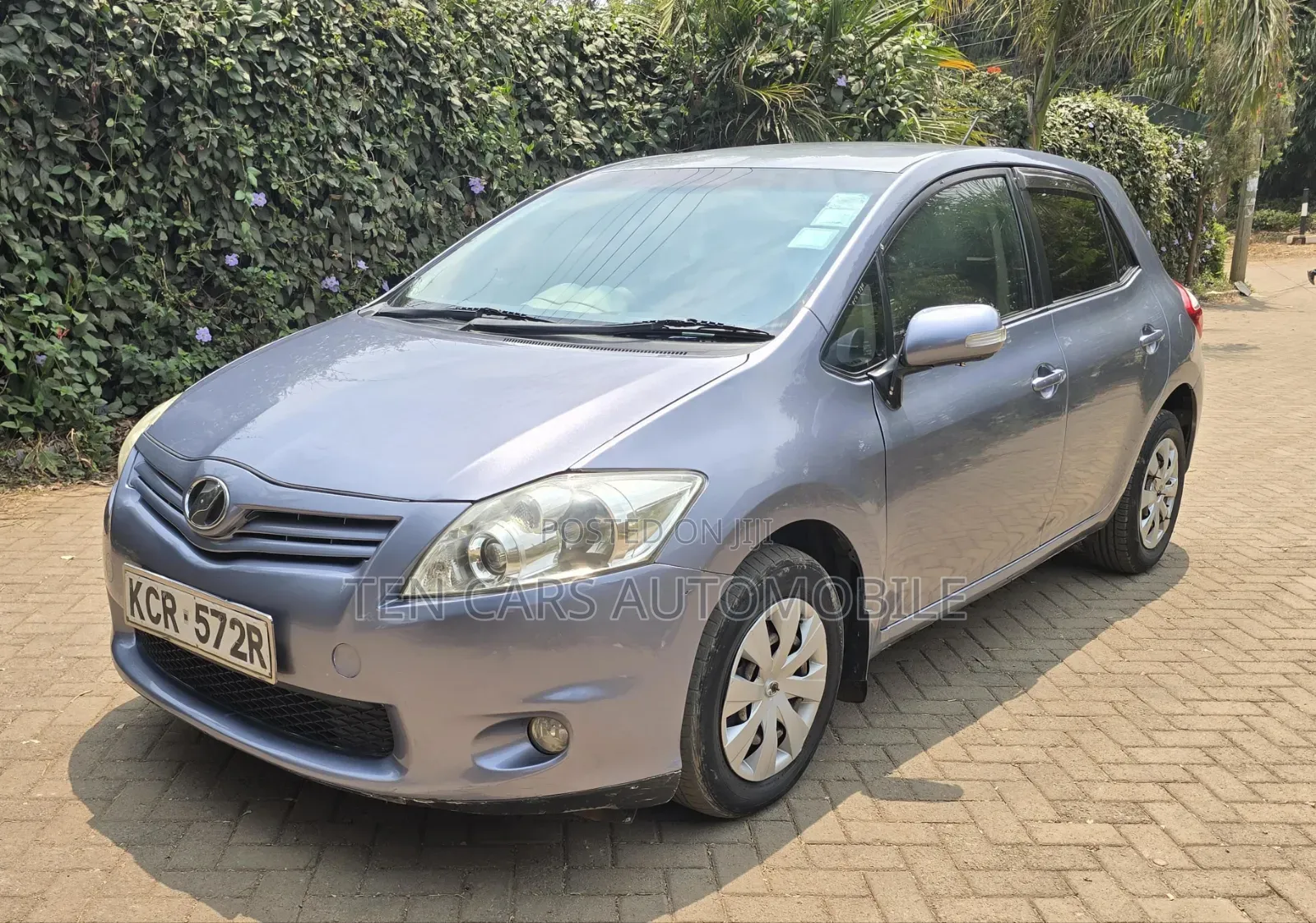 Toyota Auris 2010 Silver