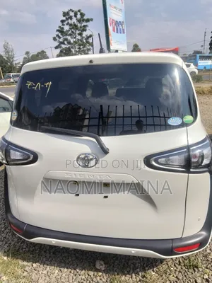 Toyota Sienta 2019 White