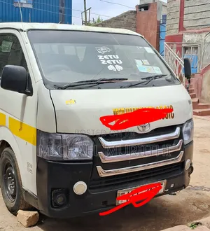 Toyota HiAce 2013 White