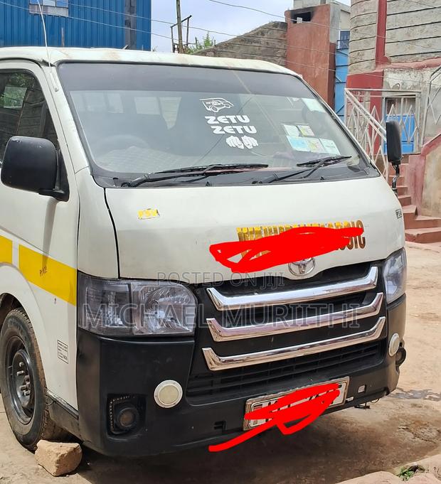 Toyota HiAce 2013 White - thumbnail 2