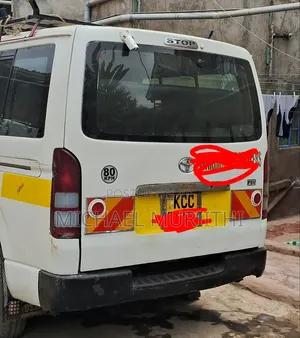 Toyota HiAce 2013 White