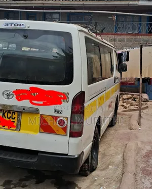 Toyota HiAce 2013 White