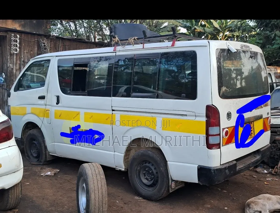Toyota HiAce 2013 White