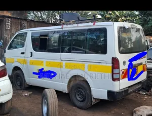 Toyota HiAce 2013 White