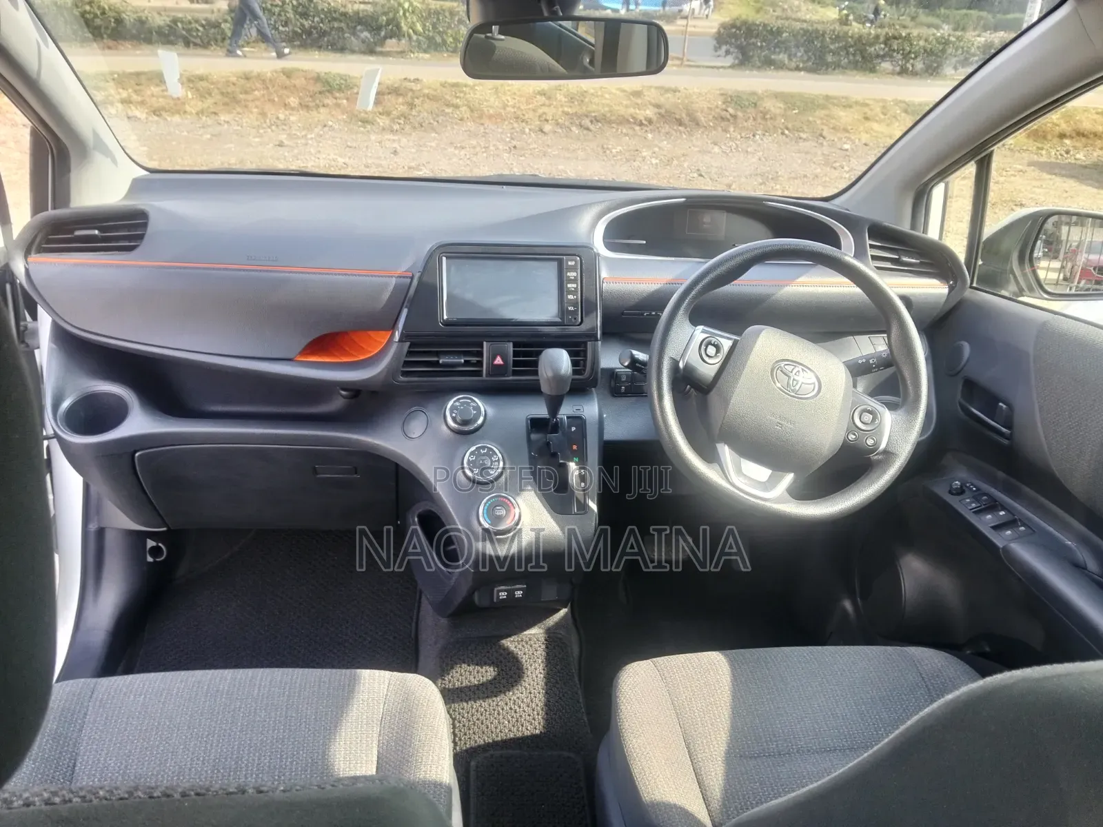 Toyota Sienta 2019 White