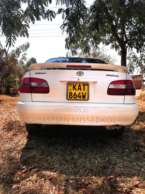 Toyota Corolla 1997 White