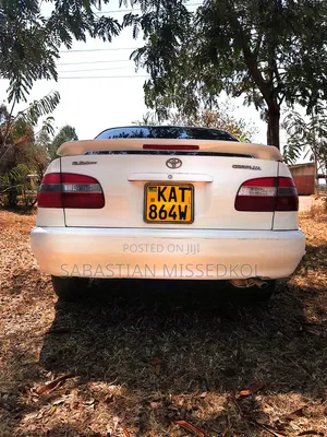 Toyota Corolla 1997 White