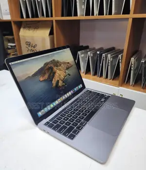 Laptop Apple MacBook Pro 2020 16GB Intel Core i7 SSD 512GB